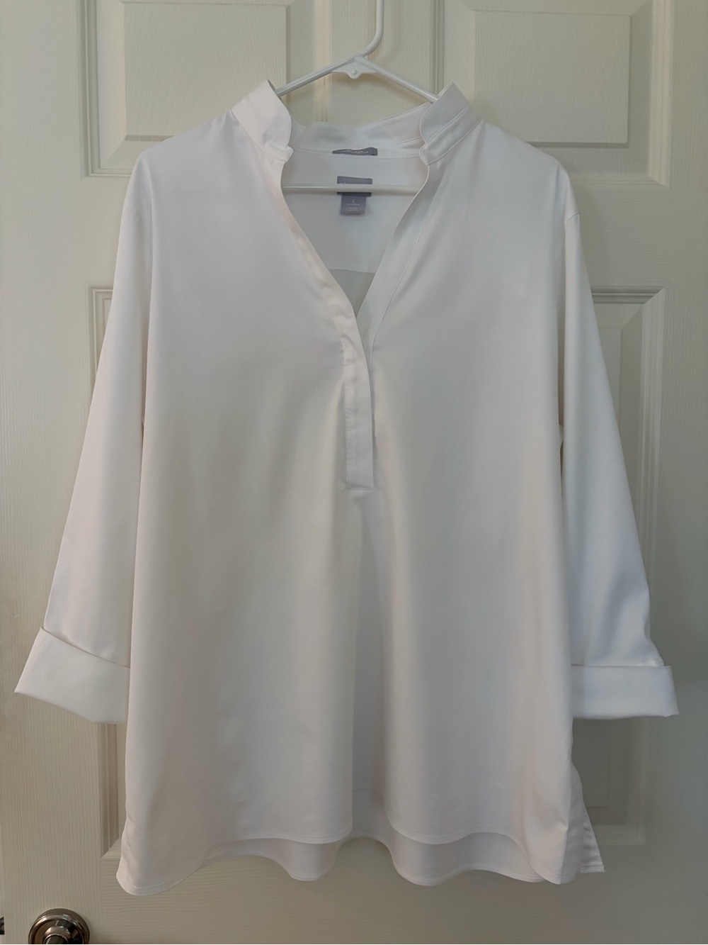 Chico's Non-Iron White Split V-Neck Tunic Blouse